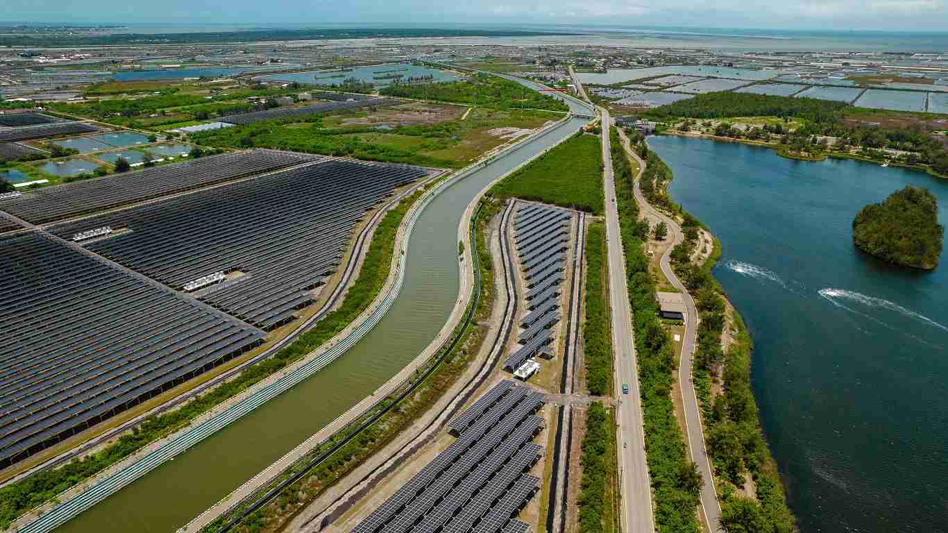 2121非凡能源事业提供智慧能源管理、、、、太阳能监控管理、、、全方位电厂建置及运维解决方案，，，并拥有管理超过6000案场的经验