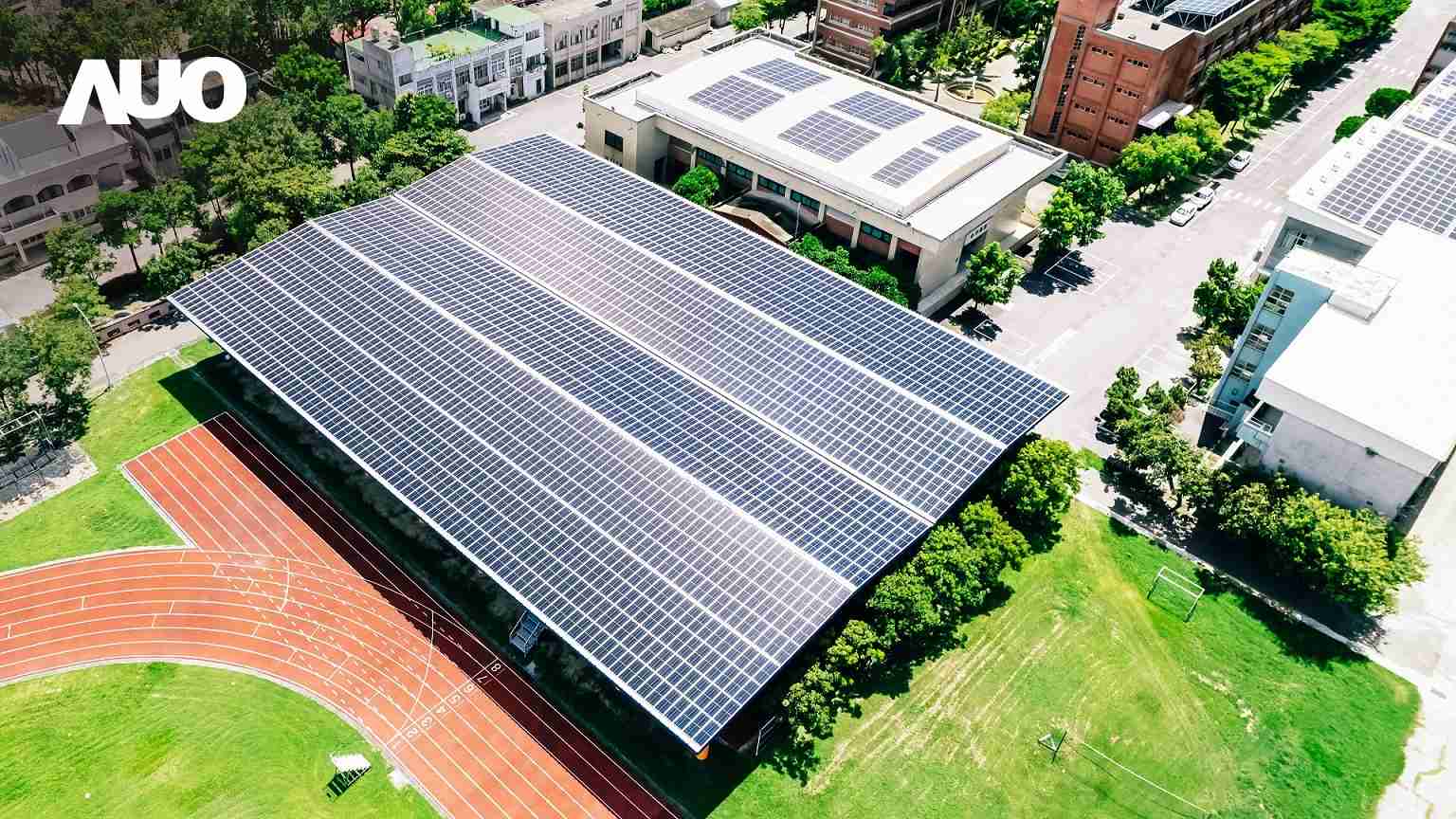 2121非凡SunSteel光电整合型浪板具备快速安装、、轻量化优势，，，可提升15%发电效能，，，，通过国际IEC与台湾VPC认证安全、、防漏、、、、耐候标准